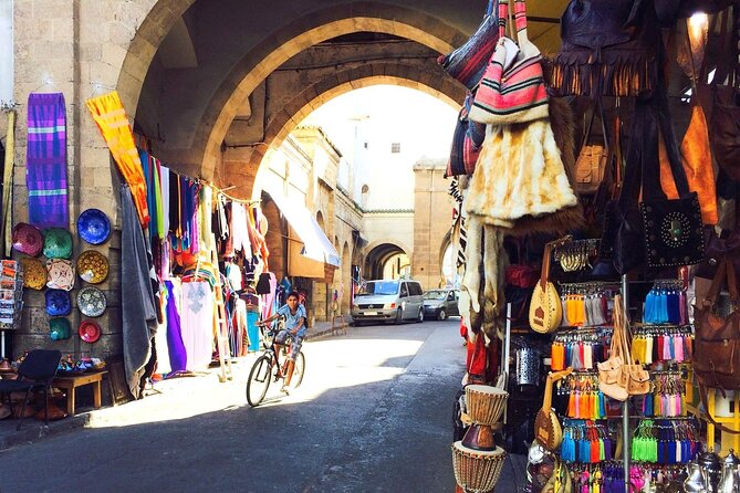 5 am in Casablanca: Mosque, Medina, Beach , Souks , Coffee and more - Walking the Old Medina