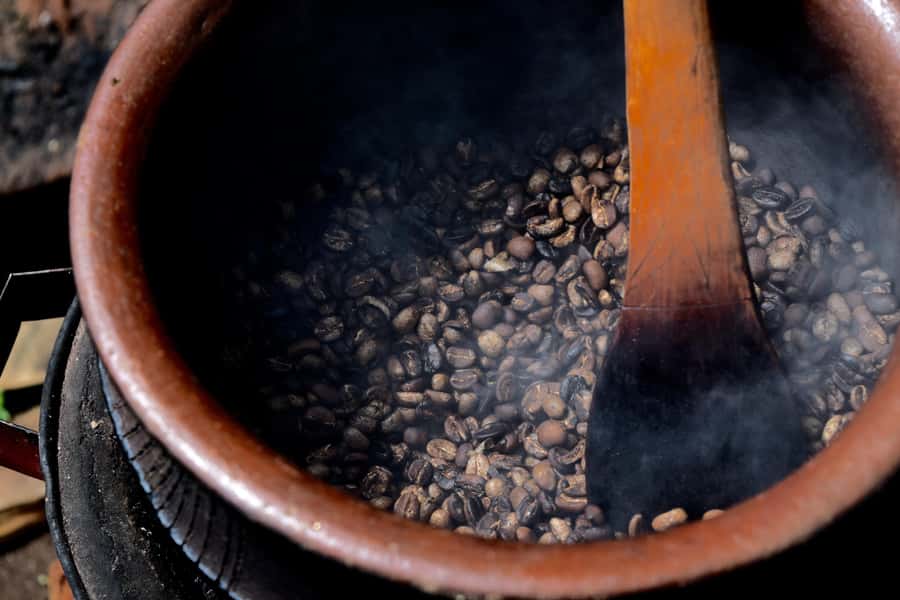 Arusha: Coffee Tour - Roasting over an open flame