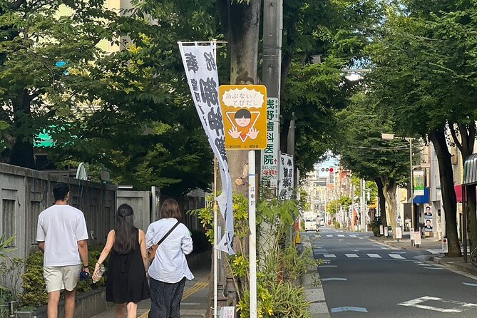 Best of Downtown Tokyo: Nature, Coffee, & Japanese Sweets Tasting - Daisy’s guiding style and the small-group advantage
