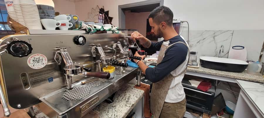 Bogota: Coffee Tour, Filtration and Espresso Experience - A private session with a barista