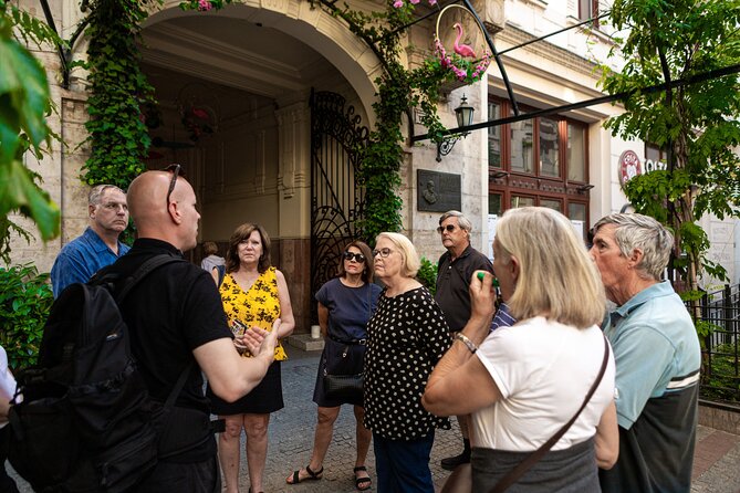Buda Castle Walking Tour with Matthias church entry, Cake&Coffee - Pace, weather, and practical comfort
