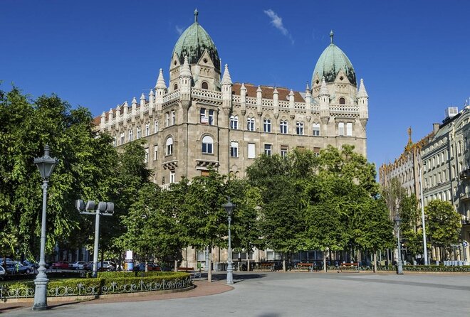 Budapest Urban Walk - Budapest City Tour with Cake & Coffee - A smart first look at Budapest’s Pest side