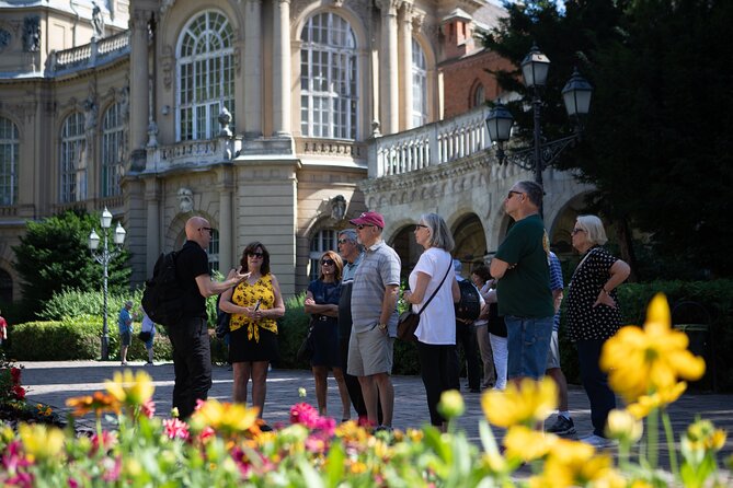 Budapest Urban Walk - Budapest City Tour with Cake & Coffee - A traditional cake and coffee break