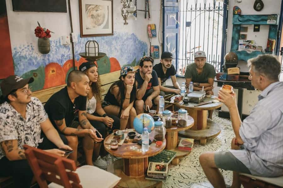 Cartagena Coffee Masterclass: Artisanal Roasting and Brewing - Coffee craft at Café del Mural