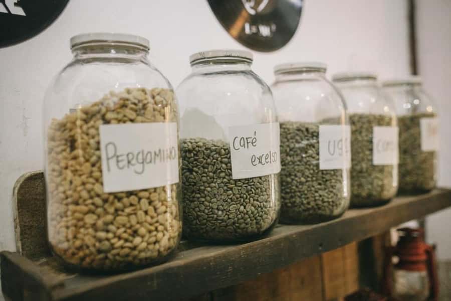 Cartagena Coffee Masterclass: Artisanal Roasting and Brewing - Grinding brings the lesson closer to your cup