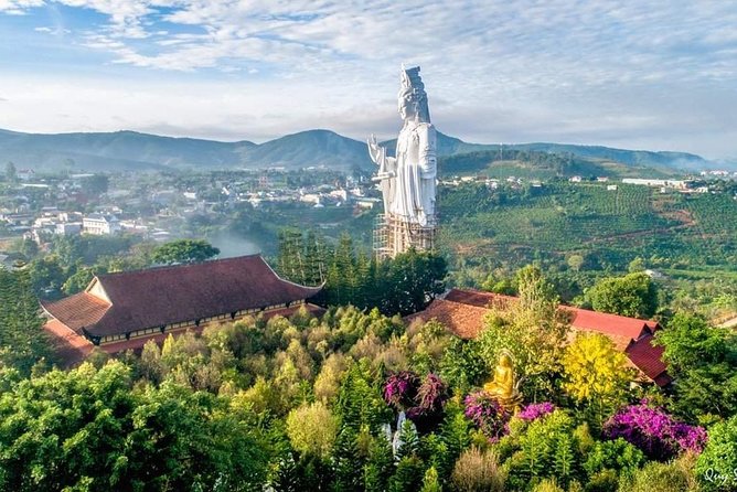 Coffee Class and DaLat Outskirt Tour - Cuong Hoan Silk Factory and the work behind the fabric