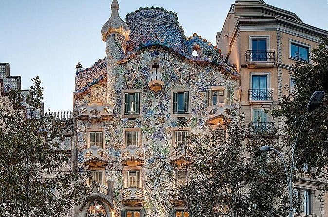 Coffee Crawl in Barcelona - Architecture that rewards a closer look