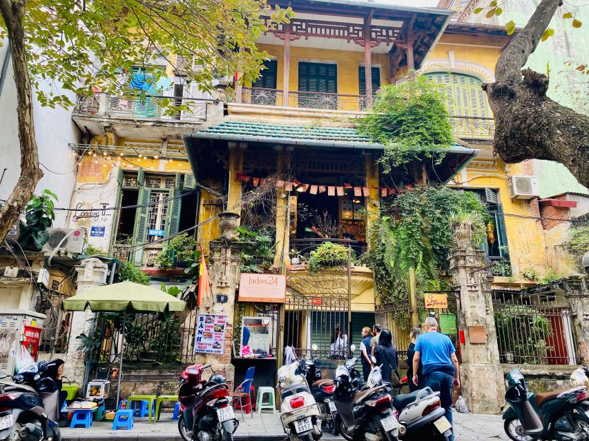 Coffee, History, and Architecture of the French Quarter - Coffee in a French villa