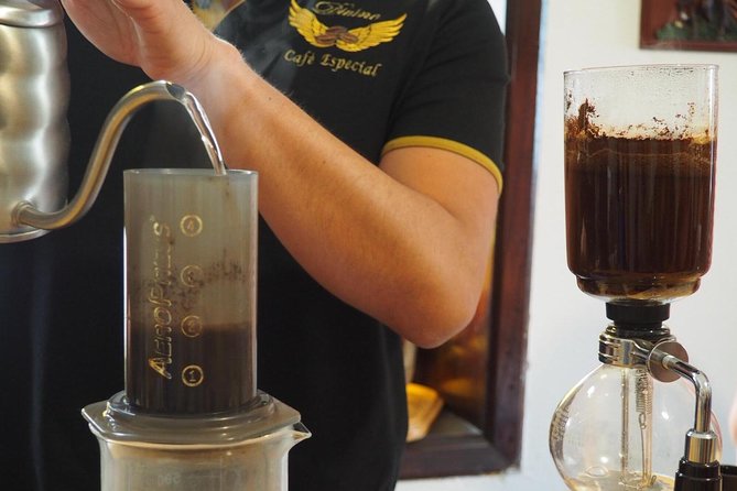 Coffee tasting experience at Divino Café Especial - Four Colombian coffees in one compact session