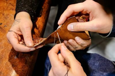 Create your own leather wallet in Florence + coffee