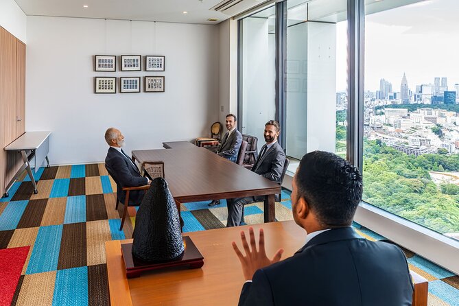 Discover Japanese Politics Over a Coffee in Tokyo - Inside the private lounge near Akasaka Palace