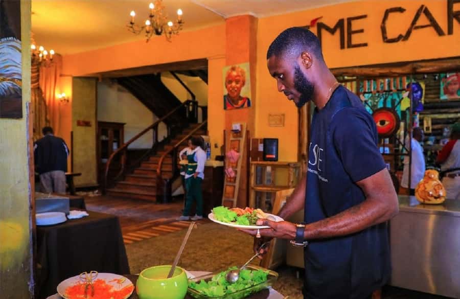 Ethiopian Culinary Tour - Market, Coffee Ceremony and More - Trying tej at a local honey-wine bar