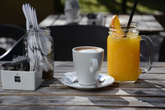 Exclusive Alcazar with breakfast or afternoon coffee in gardens - Entering Seville’s Royal Alcázar