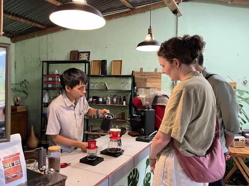 Experience specialty coffee with sustainable coffee farmers - Brewing with different methods