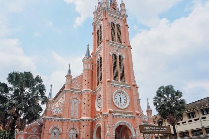 [Free E-sim] Half day Instagram Cafe Tour in Ho Chi Minh - A photo-friendly route through central Ho Chi Minh City