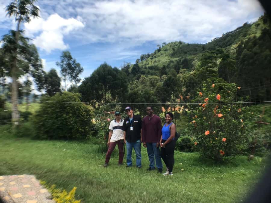 From Medellin: Day Trip to a Jardin Coffee Plantation - Jardin’s square, roastery, and coffee bar