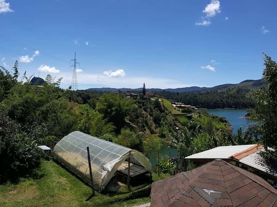 Guatapé & Coffee Farm, all in one day - From Medellín to El Peñol by comfortable vehicle