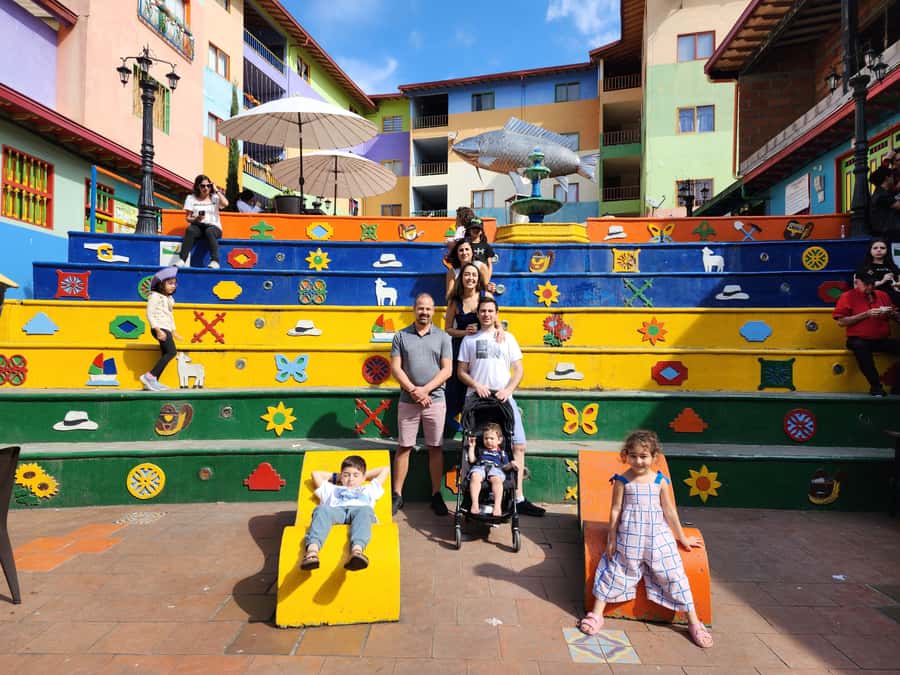 Guatape Coffee Villa including Rock Town & Waterfall - Paisa food beside the lake