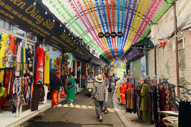 Half Day Tour Van Phuc Silk Village and Train Street Coffee - Seeing silk from spinning to intricate weaving