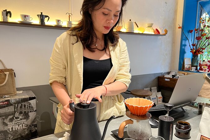 Hanoi Coffee Experience: 6 Brews, 9 Recipes & 3 Liquor Tastings - The teaching style and group size