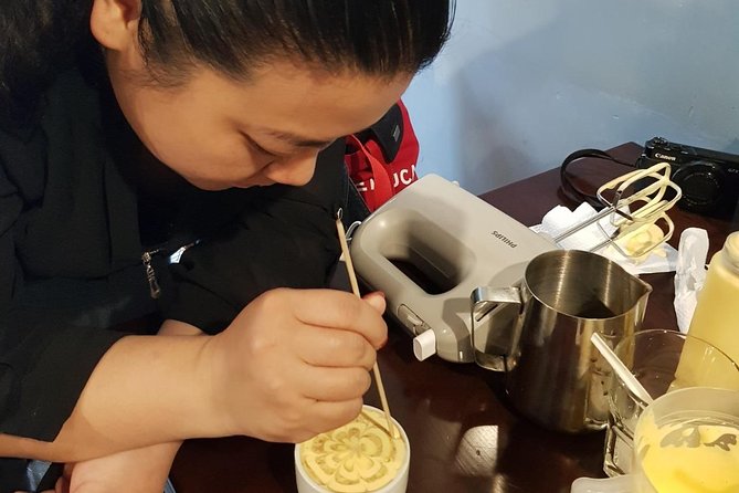 Hanoi Egg Coffee Making Course - Decorating the thick topping