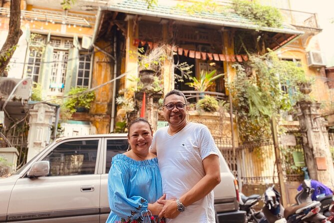 Hanoi French Quarter: Coffee and Stories - Finding Chua Ba Da on a busy street