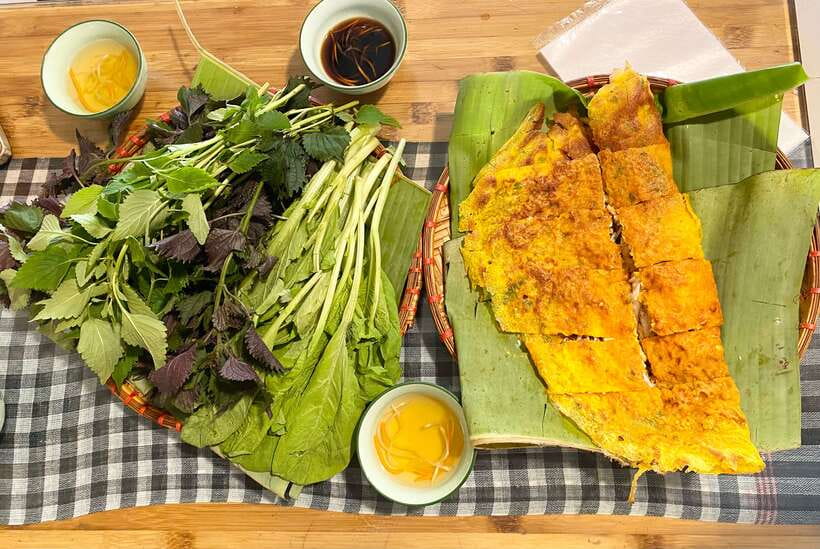 Hanoi: Vietnamese Street Food Tour with Egg Coffee - Key points at a glance