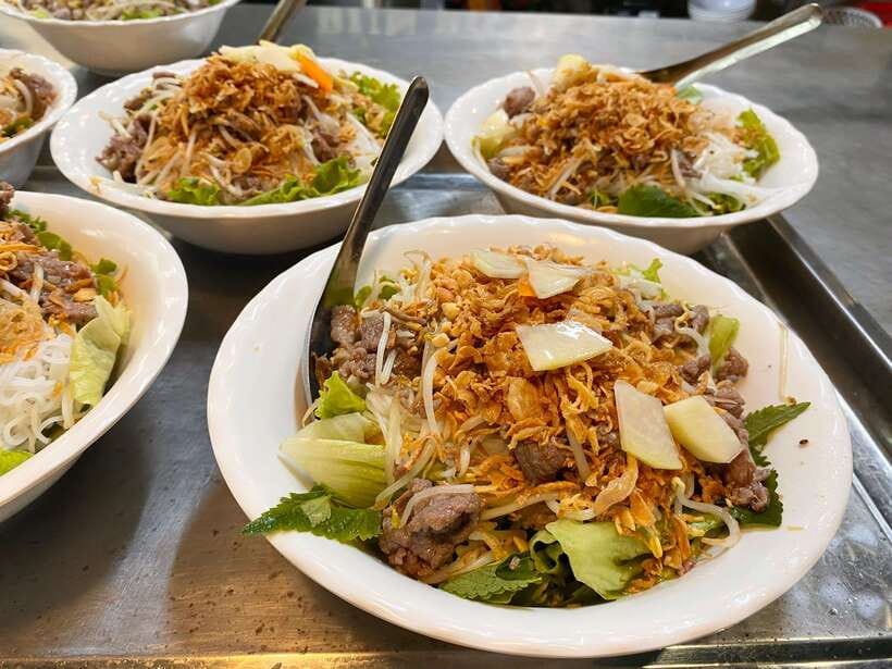 Hanoi: Vietnamese Street Food Tour with Egg Coffee - Starting with Hanoi’s Old Quarter