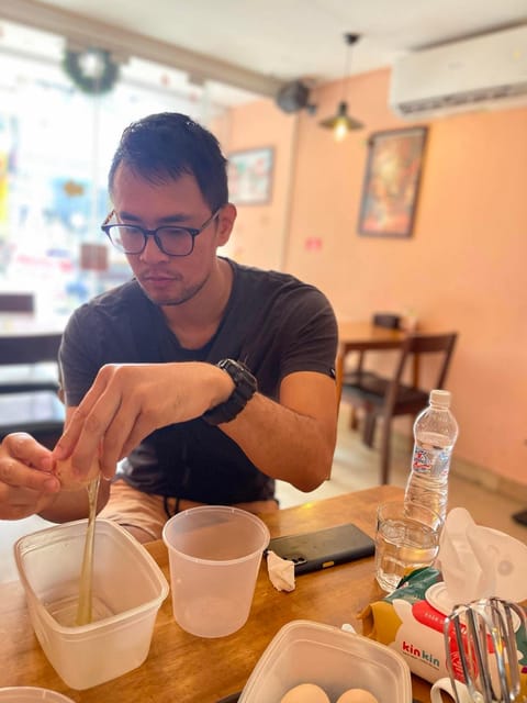 HCM: Egg Coffee Class with local Instructor & Snack - The welcome drink and the start of class