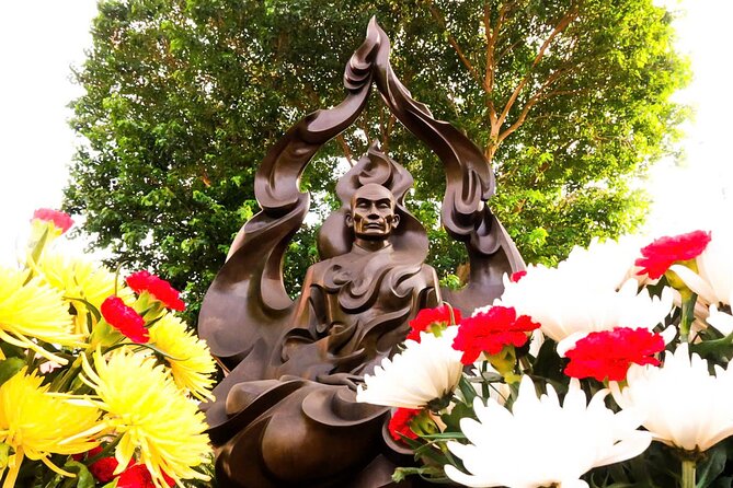 Ho Chi Minh Best Walking Tour: Food, Coffee & History - Life inside the Nguyen Thien Thuat apartment buildings