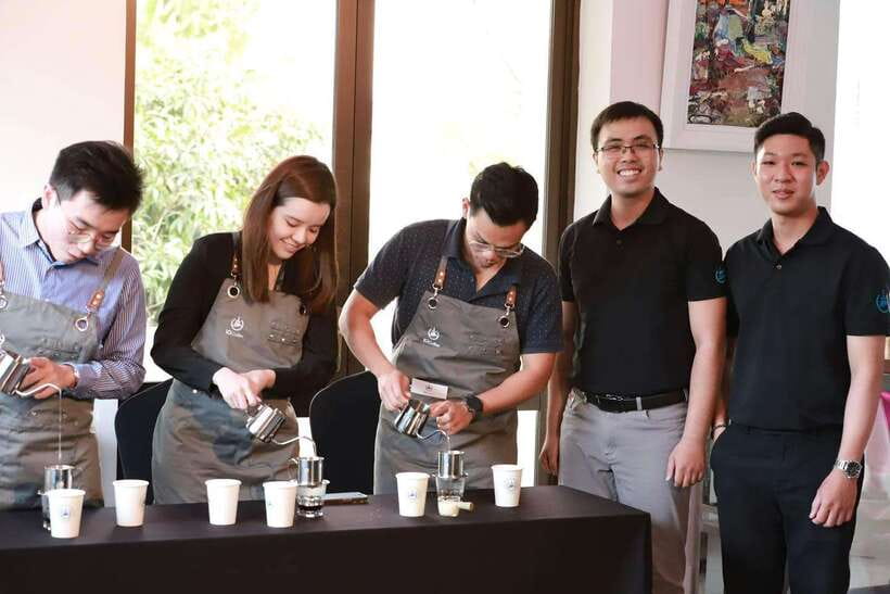 Ho Chi Minh City: Vietnamese Specialty Coffee Journey - Seeing what is inside a ripe coffee cherry