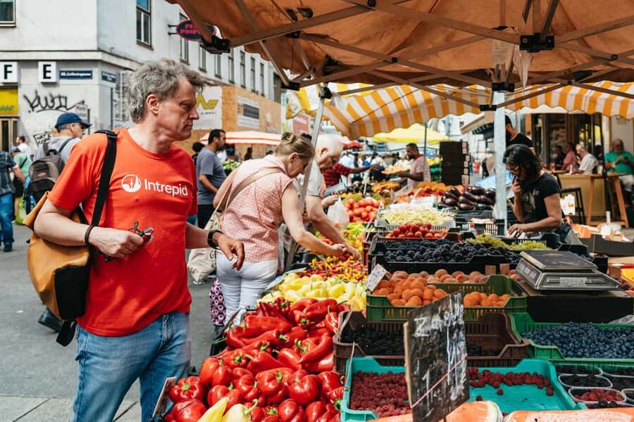 Hungry in Vienna? A Food Lover’s Coffee & Market Walk - The guides make the difference
