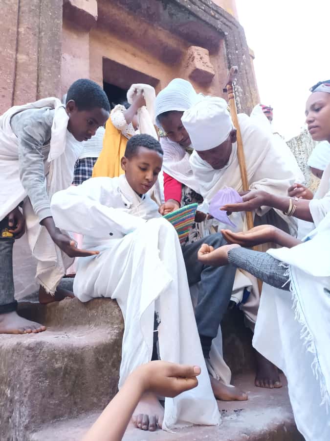 Lalibela: Churches Full-Day Private Tour w/Coffee Ceremony - A coffee ceremony in a family home