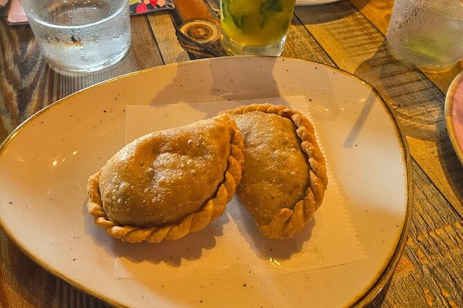 Little Havana Walking Tour – Food Tastings, Traditions & Music - Guayaberas at D’Asís: clothing with a cultural purpose