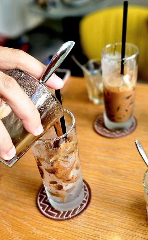 Make 3 Regions Iconic Vietnamese coffees: Brown, Salted, Egg - Why the six-person group matters
