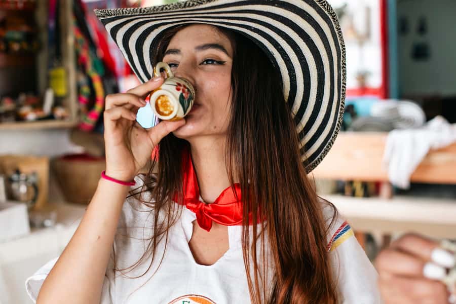 Medellin: Coffee Tour, Horseback Arrival, and Sugar Cane - The short ride from the road to the coffee farm