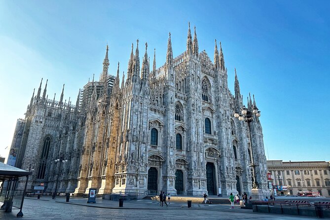 Milan Coffee & History Crawl with a Licensed Tour Guide - La Scala, Leonardo, and another coffee pause