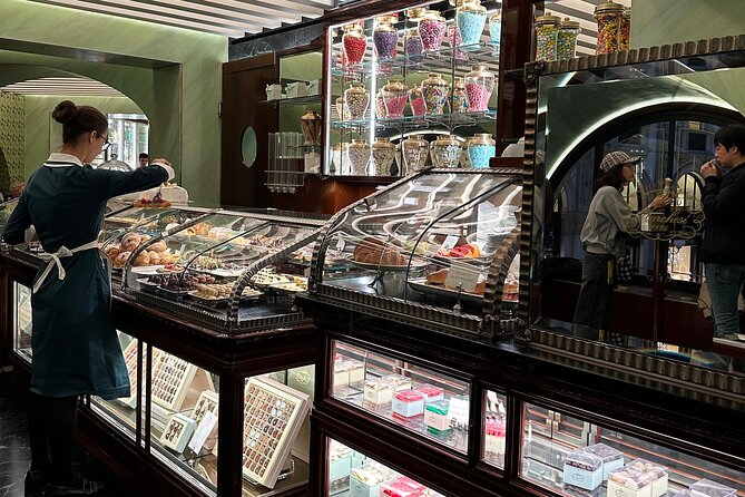 Milan Coffee & History Crawl with a Licensed Tour Guide - Medieval Milan in Piazza Mercanti