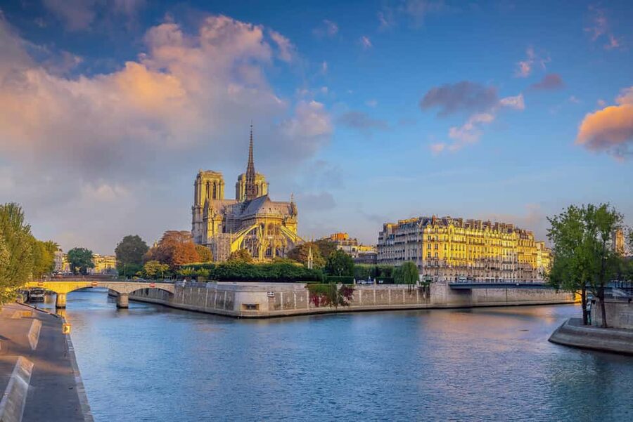 Paris Left Bank: Writers, Revolution, and Black Coffee - Notre-Dame and the medieval Paris around it