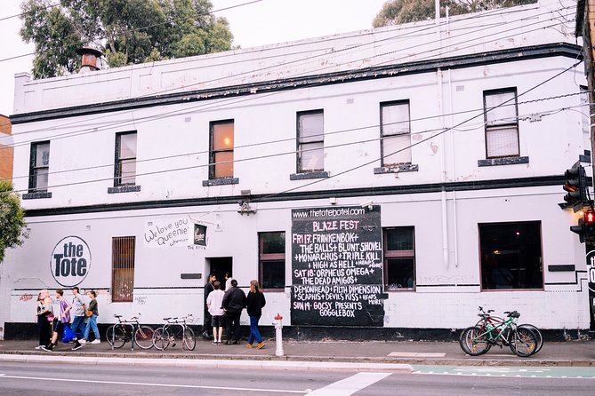Private Melbourne: Fitzroy, Collingwood, Culture, Coffee, History - Smith Street, from old shopping strip to creative corridor