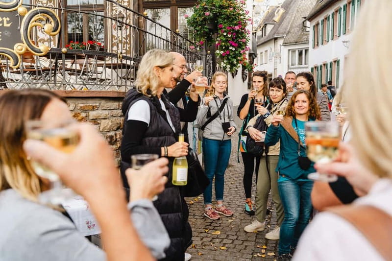 Rüdesheim: City tour with music, wine, and Rüdesheim coffee - Starting at the Music Cabinet with Petra