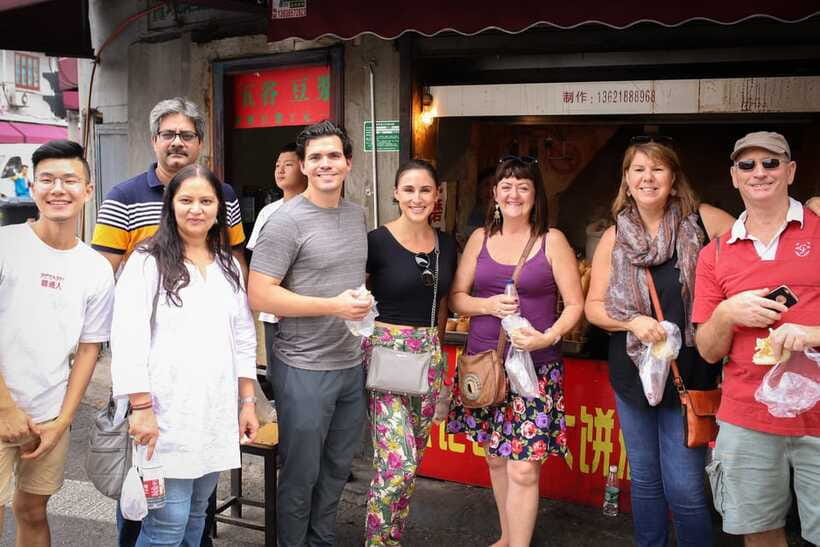 Shanghai Coffee & Breakfast Tour - Street-fried fish with sauce