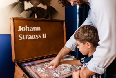 Strauss Exhibition incl. LED Concert Show / Coffee + Strauss Cake