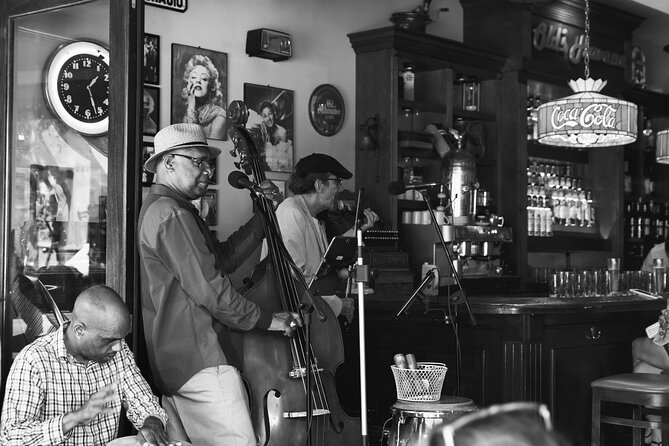 The Little Havana Walking Tour: A Taste of Cuba in Miami - Why Little Havana Works Best on Foot