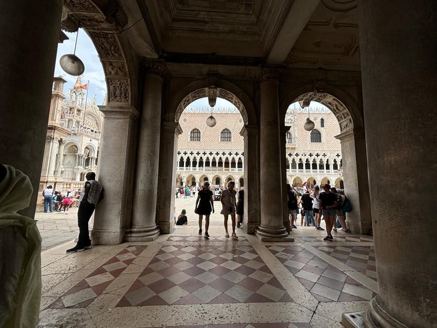 Venice Delights: Coffee & Food Experience Walking Tour - Comparing beans, roasting, and coffee styles