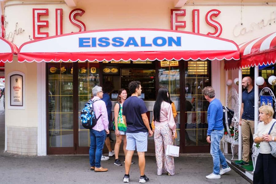 Vienna Coffee and Cake Tour: Sweets, Stories & Hidden Cafés - What the guides add
