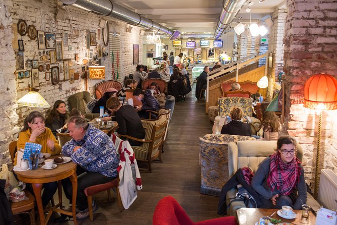 Vienna for Food Lovers: Cafés, Markets & Austrian Cuisine - The main Austrian lunch is generous