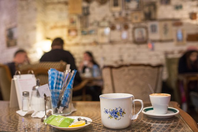 Vienna for Food Lovers: Cafés, Markets & Austrian Cuisine - The Würstelstand is a memorable final food stop