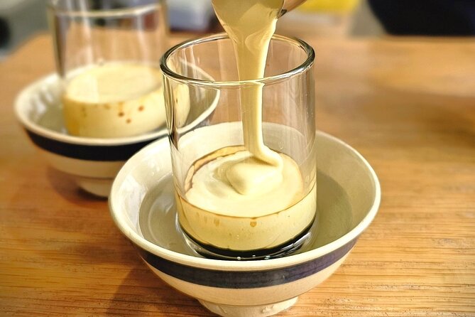Vietnam Coffee Journey - Make extraordinary tasty coffee yourself - Six cups that explain more than coffee