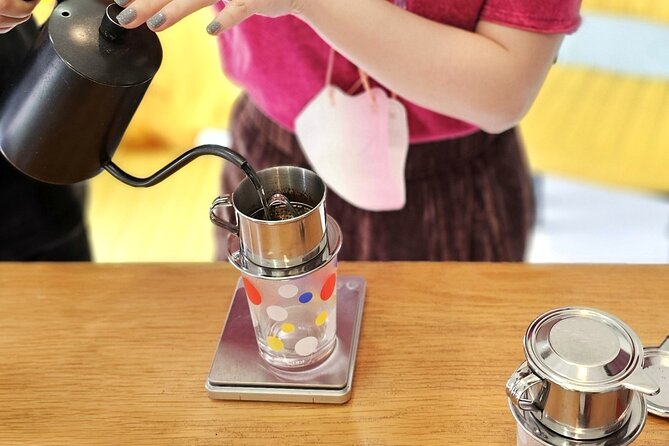 Vietnam Coffee Journey - Make extraordinary tasty coffee yourself - Quynh’s teaching style and the small group